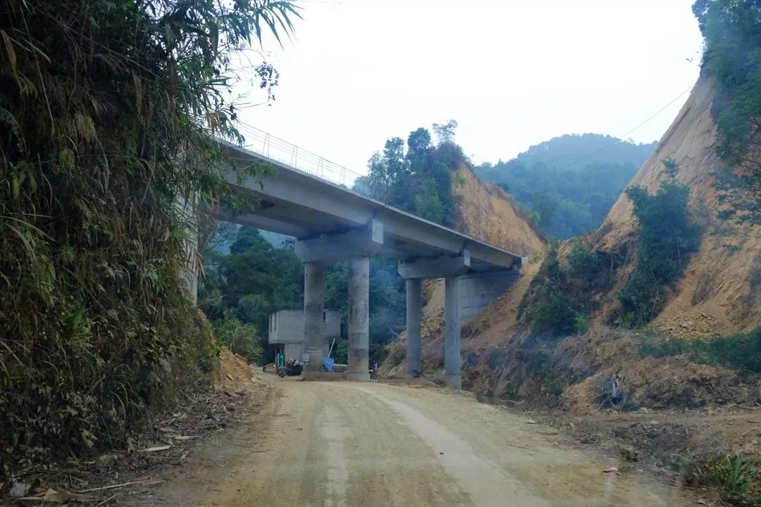 狮寨二级路最新进展报告